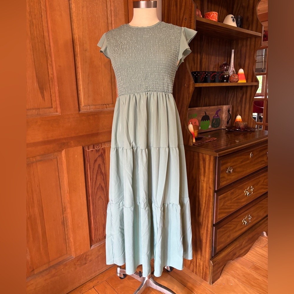Elegant Green Maxi Dress